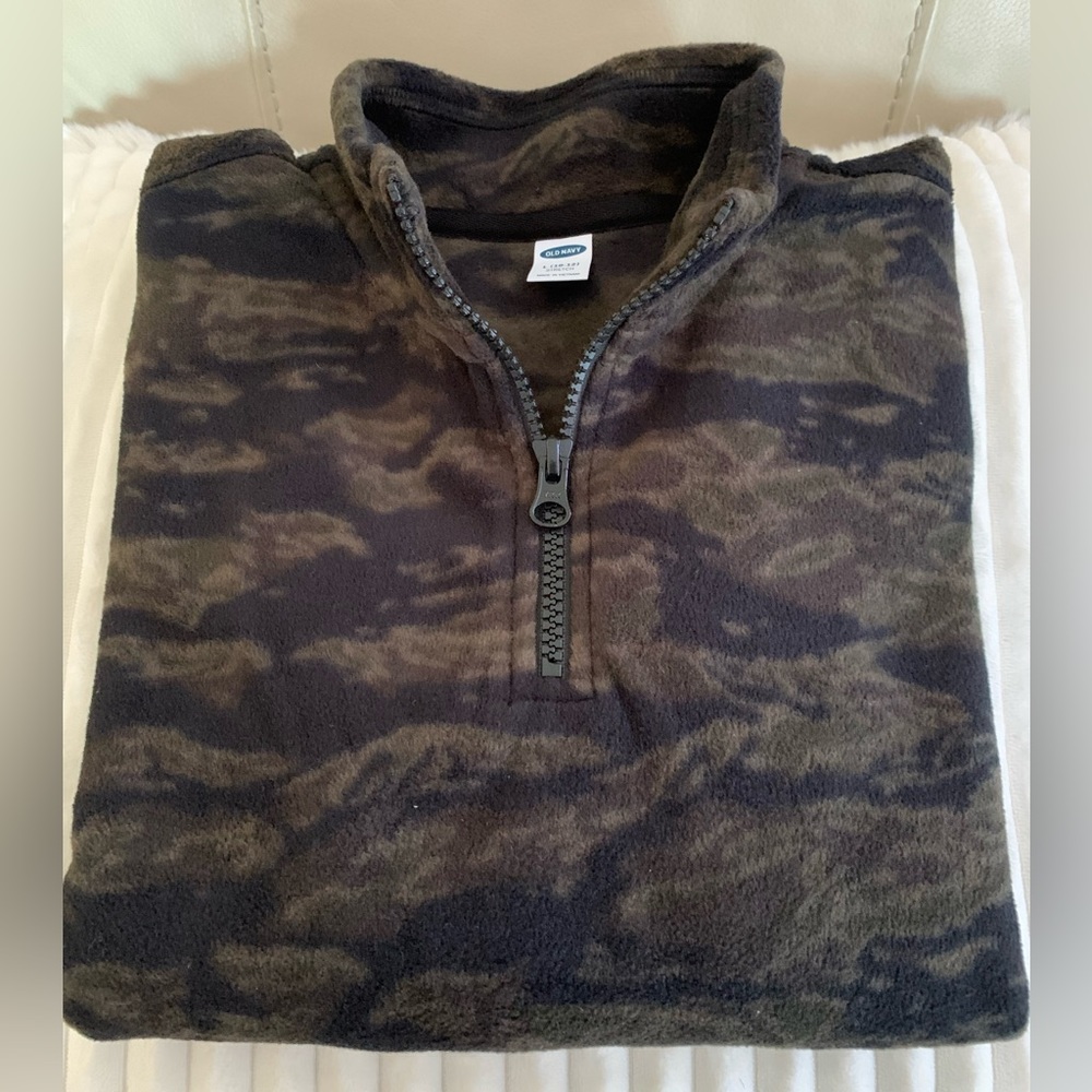 Old Navy Kid Camo Print Microfleece Cozie half zip up Sweater. NWOT Size…